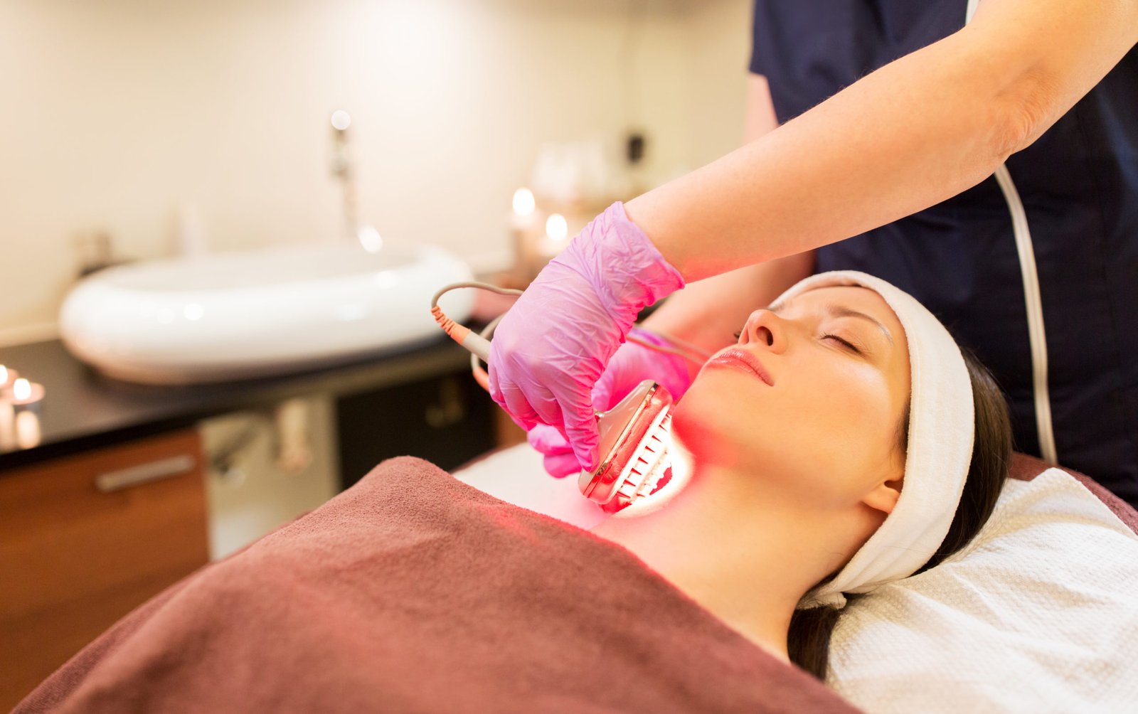 LED Light Therapy Treatment Soin aux perlesd’eau de mer